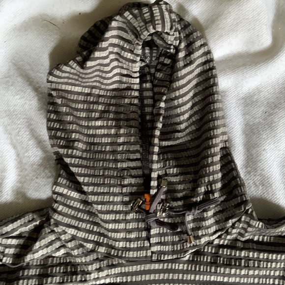 LALA C GOLF DRESS. XL SEERSUCKER GRAY CHARCOAL MINI DRESS W/HOOD & short sleeves - Picture 11 of 11